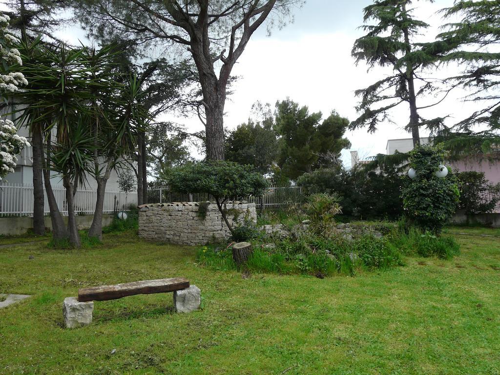B&B Villa Garden Bisceglie Bagian luar foto